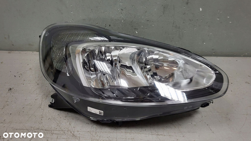 Lampa Prawy Przód Hella Opel Adam - 1