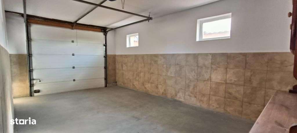 Vand casa cu teren de 900 mp in Harman - Imagine principală: 3/8