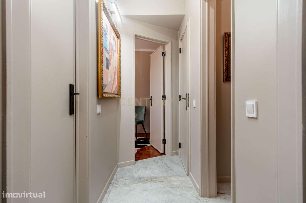 Apartamento de Excelência com Vista Parque – Localização Premium no Ce-18