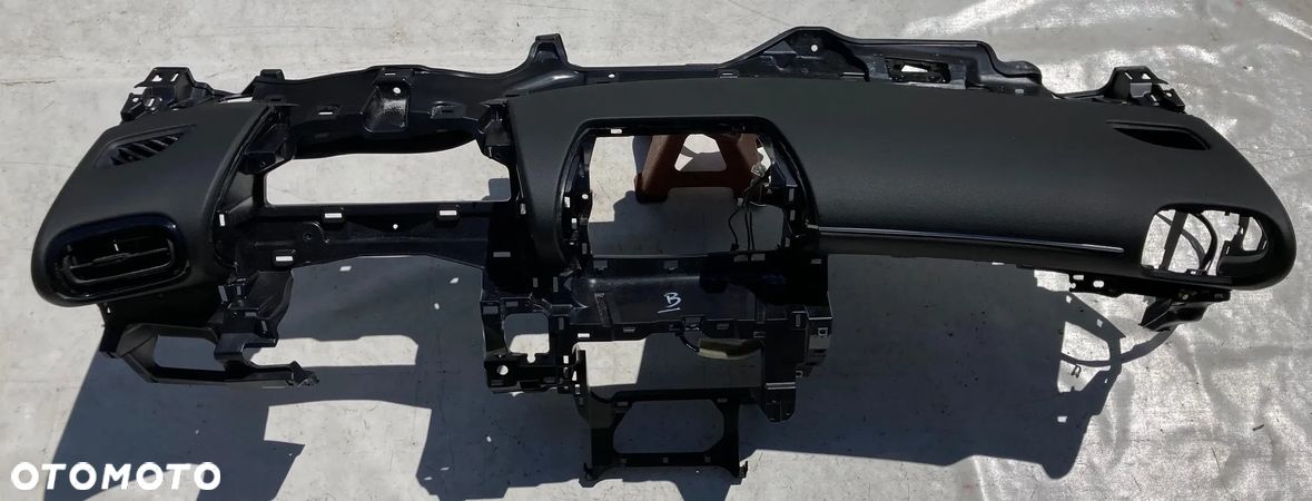 TOYOTA YARIS IV 4 P21 CROSS DESKA KONSOLA KOKPIT PULPIT PÓŁKA PARAPET DASHBOARD na wymianę od RĘKI  Raz2 !!! - 1