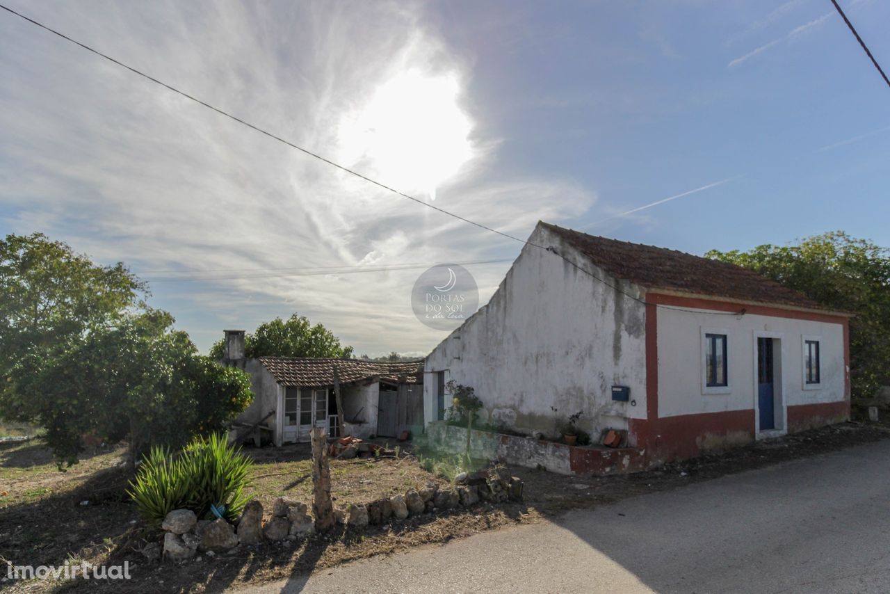 Casa de Campo em 4.200 m2 de Terreno c/ Vista.