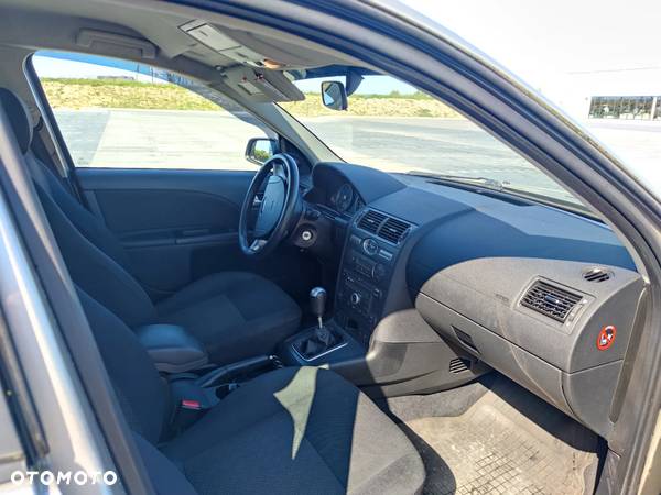 Ford Mondeo 1.8 Ambiente - 7