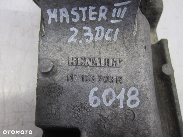 Renault Master III 2.3 DCI łapa alternatora 117103703R - 2