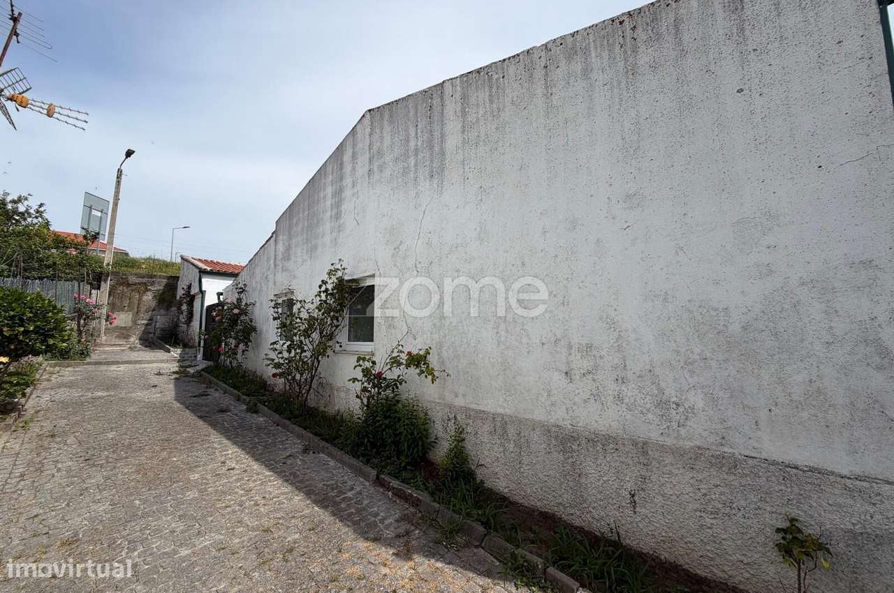 Moradia Térrea T2 Renovada no centro de Viana do Castelo-21