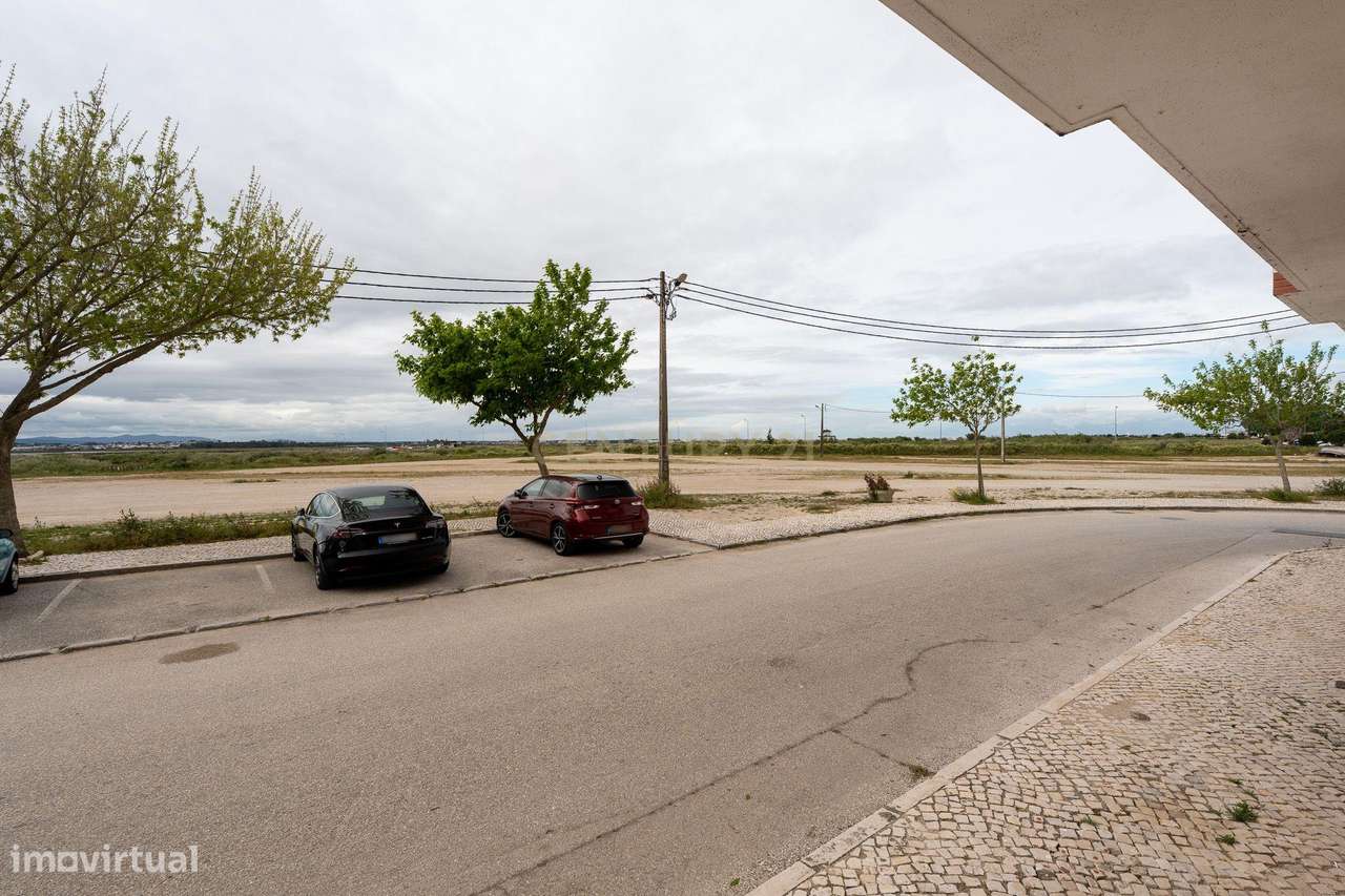 ** Excelente Apartamento T2 - Vista Rio - Centro do Montijo **-22