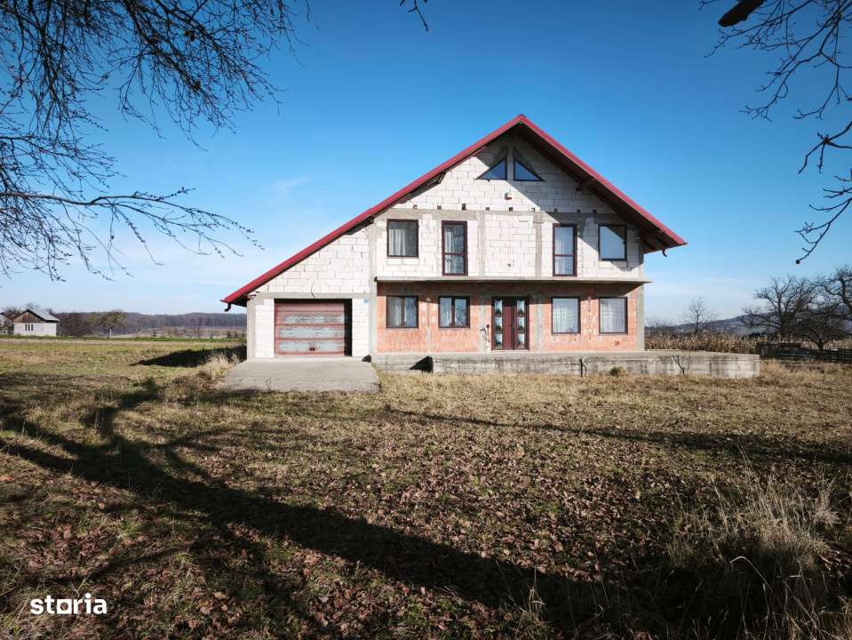 Casa individuala, 1800mp teren, zona Mitocu Dragomirnei, Suceava - Imagine principală: 4/19