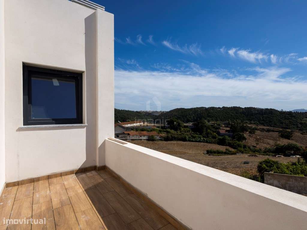 Moradia T4 nova com piscina e de Design moderno, em Mafra.-27