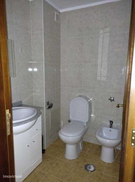 T2 situado em Esmoriz próximo da A29-Lugar de garagem e arrumos - Grande imagem: 4/12