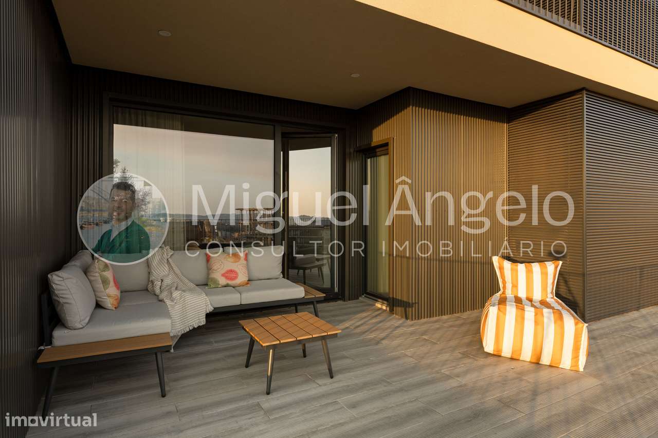 T2 novo no Egas Moniz Residence com varanda e excelente localização-8