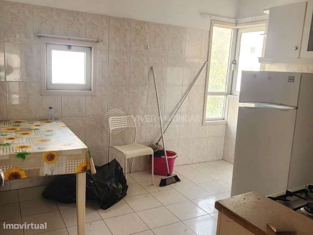 Apartamento T4 com 2 wc's na Caparica, Almada. - Grande imagem: 2/26