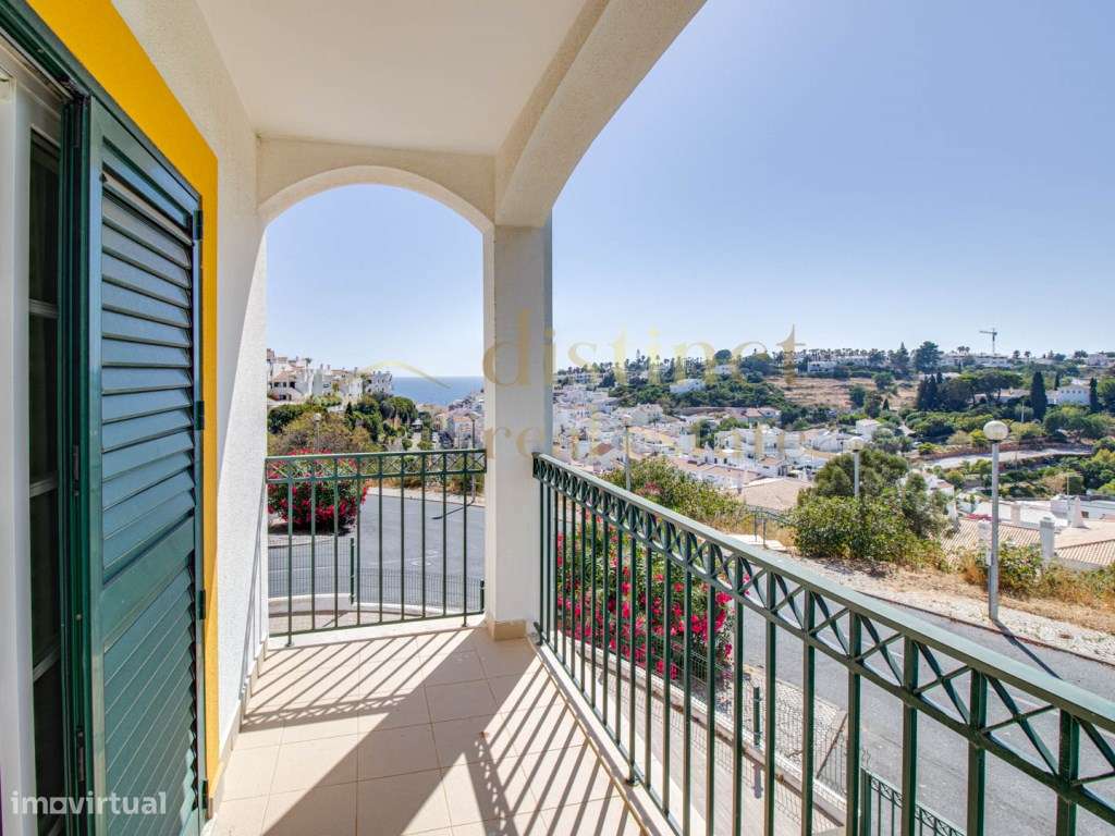 Apartamento Exclusivo Duplex T2 com Logradouro, Vista Mar e Piscina...-9