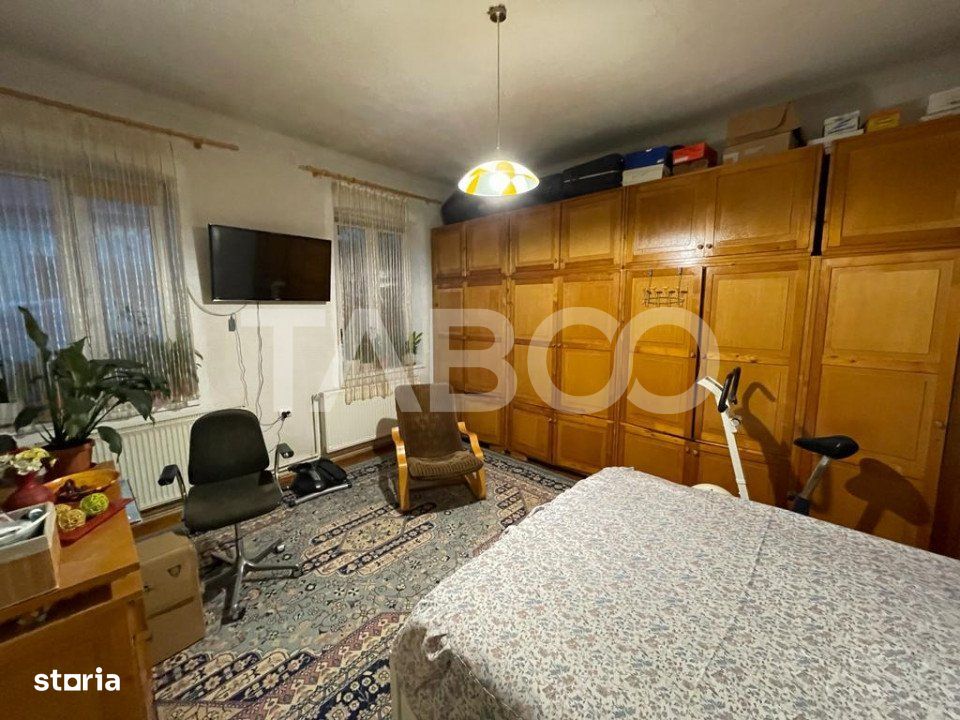 Casa 5 camere curte comuna zona Centrul Istoric din Sibiu