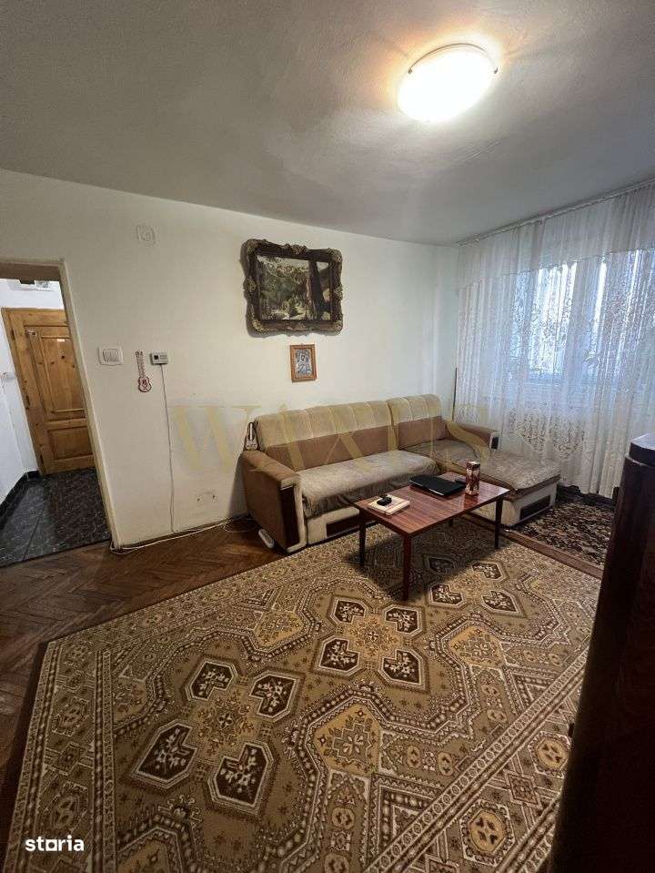 Apartament cu 4 camere zona Lama-1