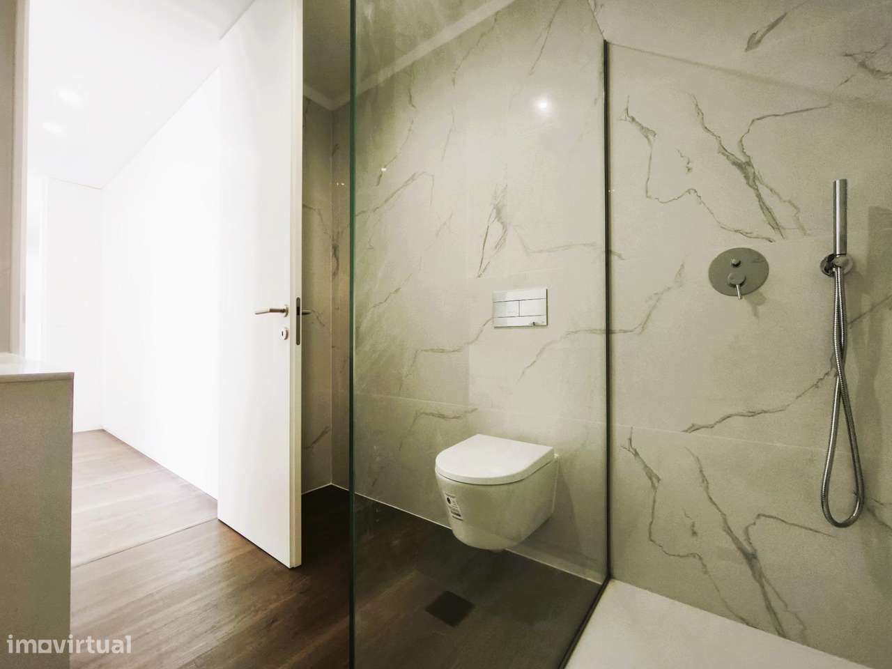 Apartamento T4 Novo (com Terraço e Centro Cidade)-29