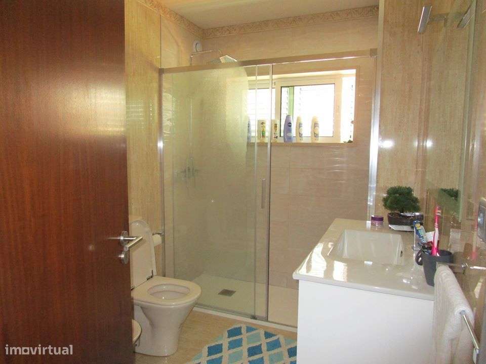 Moradia T4 - Quinta das Luzes - C/ Piscina-17