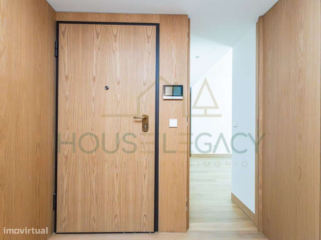 Apartamento T2 na Baixa - Rua de Camões-3