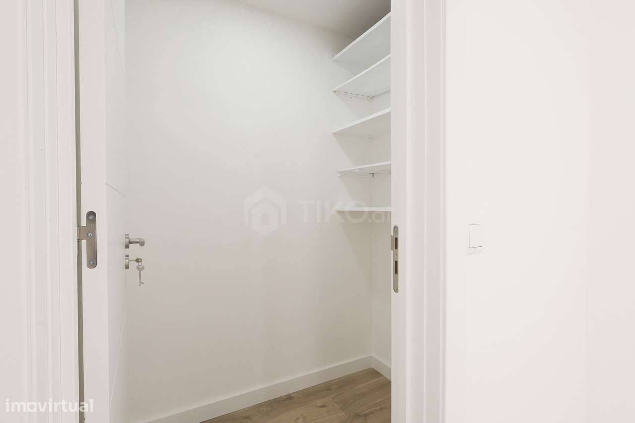 T3 Totalmente remodelado em Alverca – Pronto a habitar | Excelente loc-8