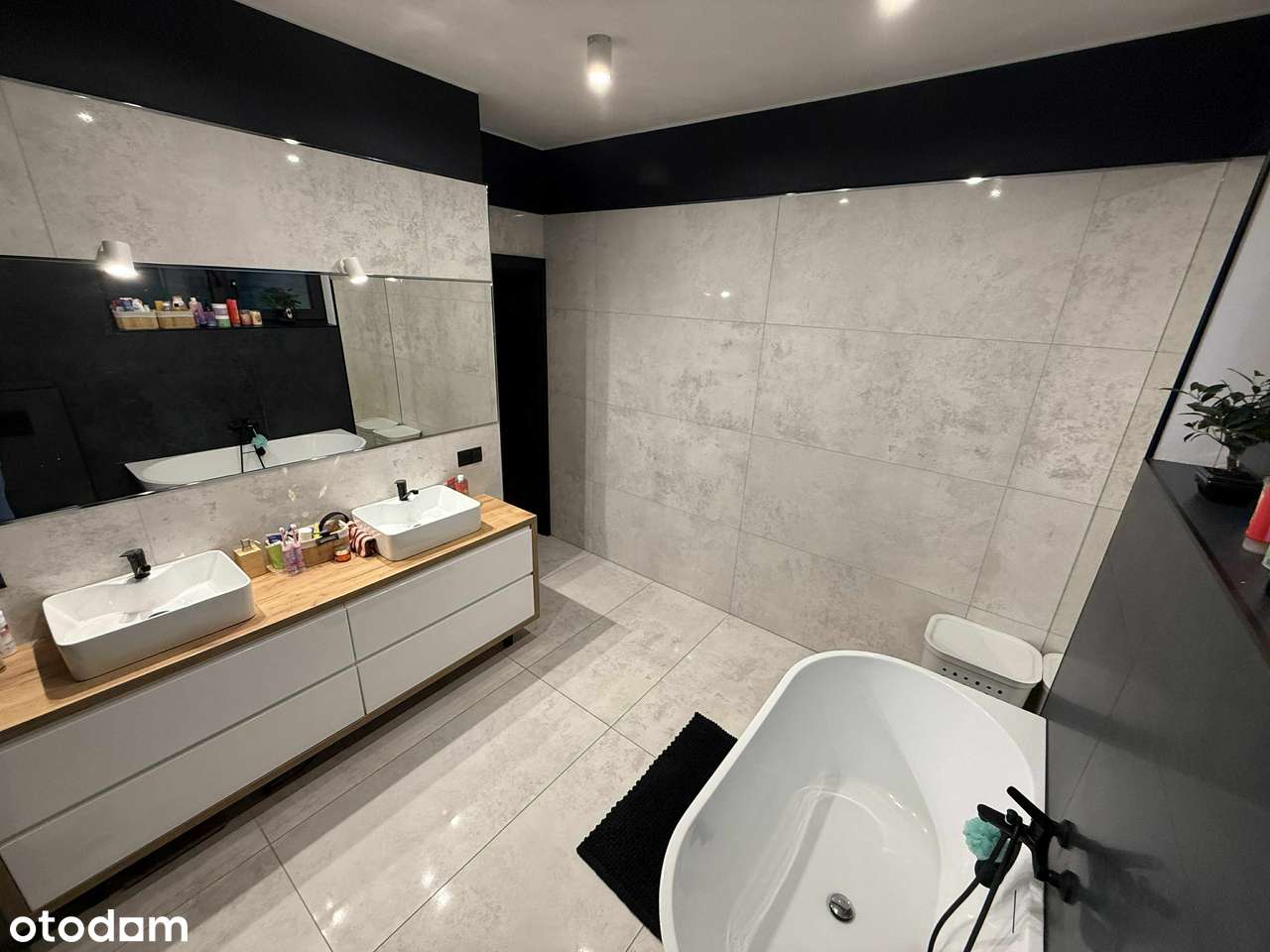 Sprzedaż bez prowizji kupującego - komfortowy i nowoczesny dom-14