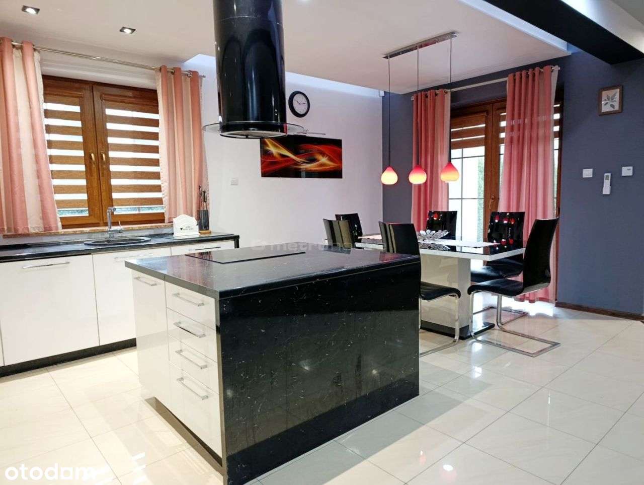 Nowoczesny dom z Spa, fotowoltaiką 136m2 Daleszyce-18