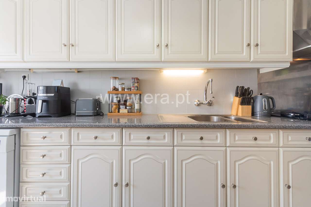 Apartamento T2 com 77 m perto do Metro-5