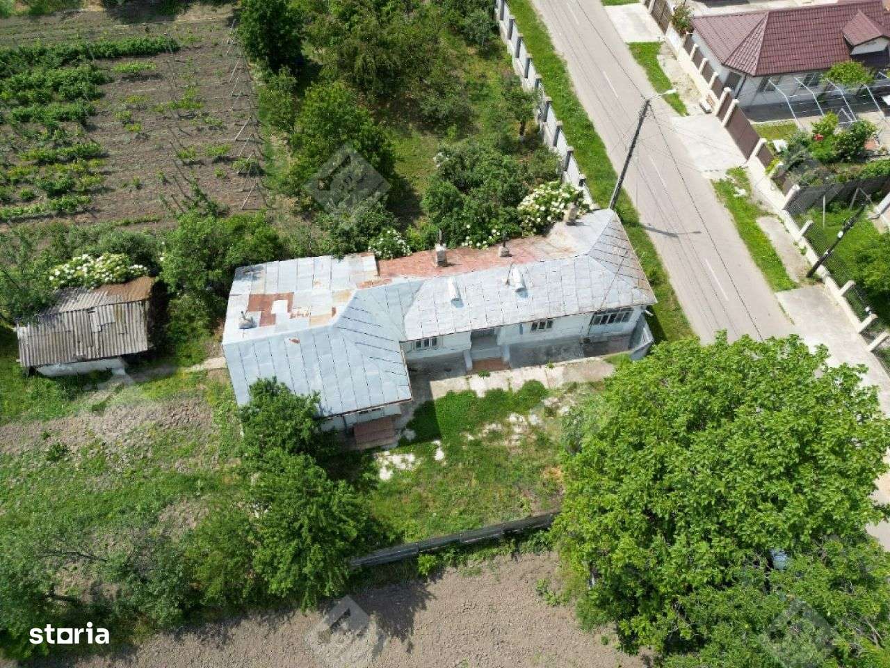 Teren Casa Centru Vanatori 1000mp - Imagine principală: 4/13