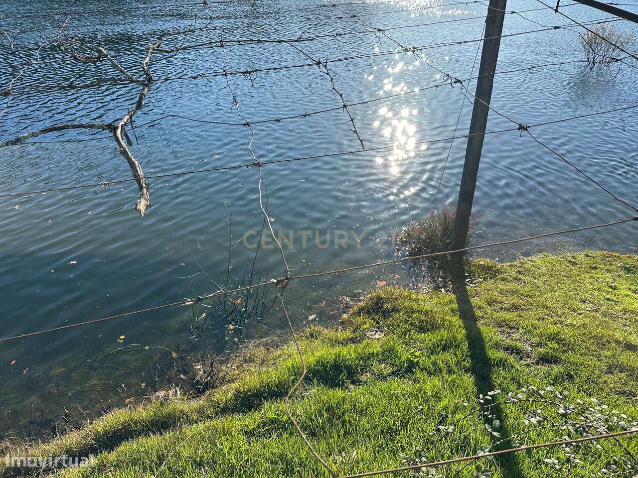 Propriedade única no geres , duas casas com acesso ao rio (No rio Cald-13