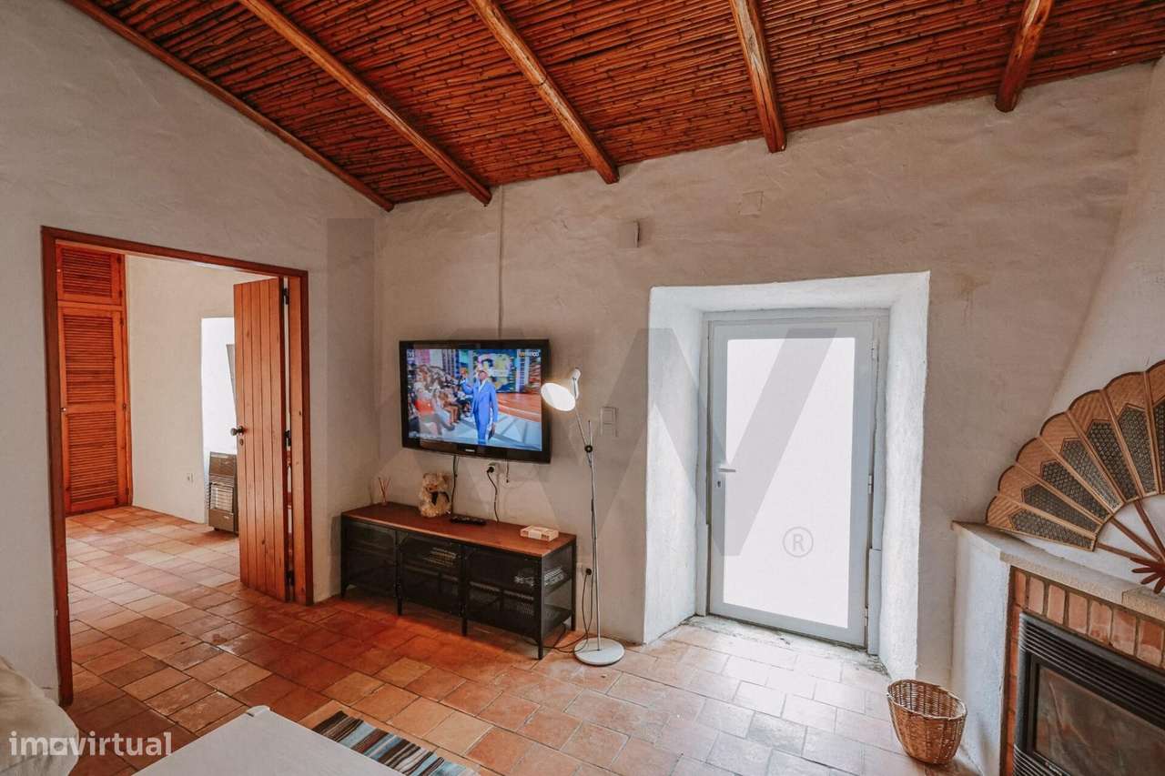 MORADIA  ESPAÇO EXTERIOR  E ZONA DE ESTACIONAMENTO PRIVATIVO-12