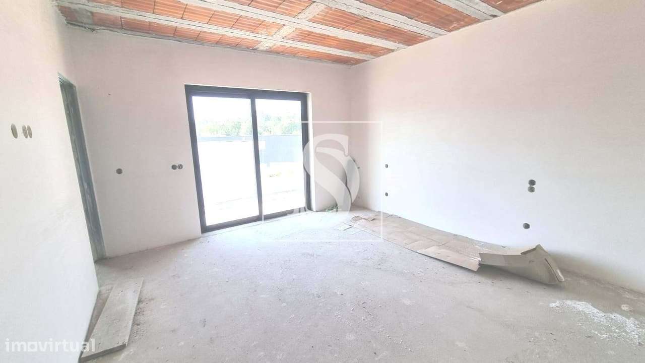 Moradia T3 independente, em construção, na Póvoa de Lanhoso-28