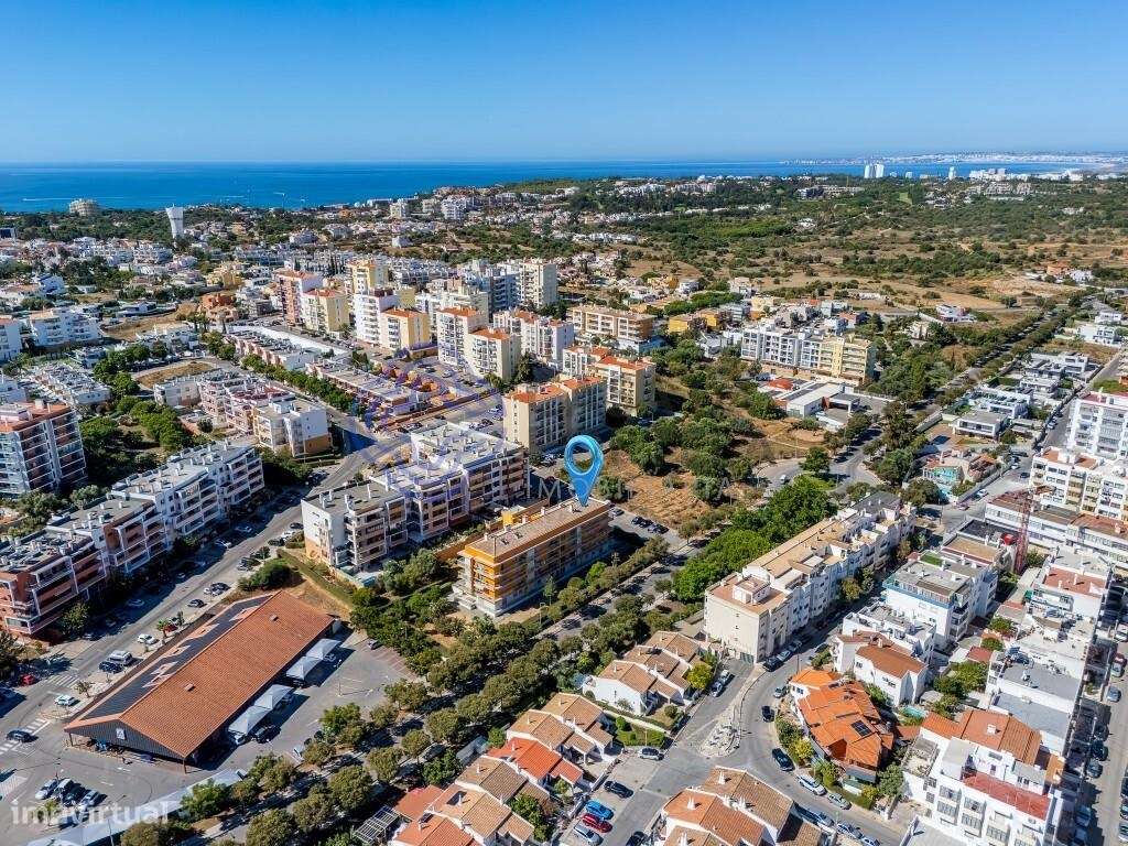 Apartamento T4 com 2 lugares de estacionamento, arrecadação e dois ter-30