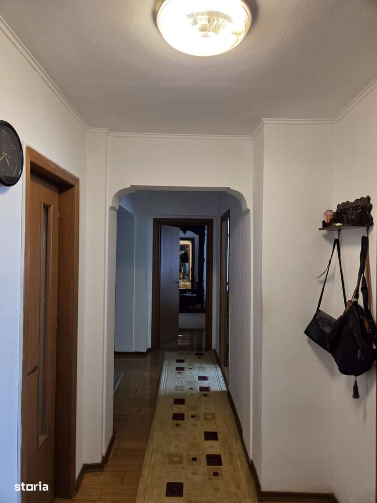 Apartament de vanzare ultracentral 3 camere - Pitesti-8