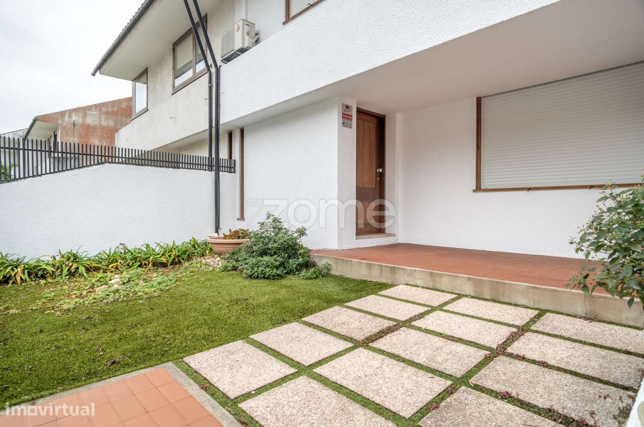 Moradia T3 no centro da Maia - Grande imagem: 2/39