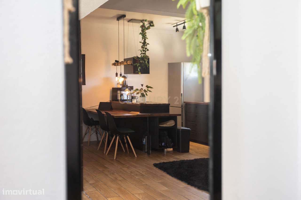 Moradia T2 Renovada com Quintal e Jardim – O Refúgio Ideal para Viver-5