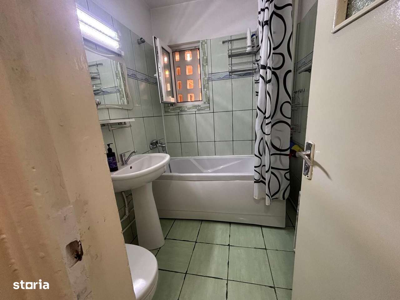 Apartament semidecomandat 3 camere Podu Ros-6