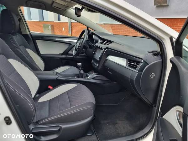 Toyota Avensis Touring Sports 2.0 D-4D Executive - 15