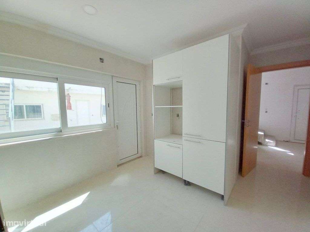 Vivenda Remodelada em Foros de Amora-8