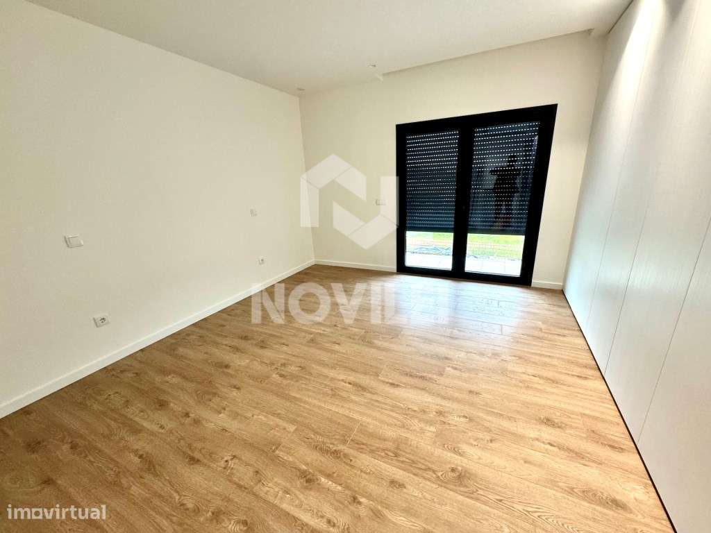 Moradia T4 em construção na Ortigosa, Leiria-13