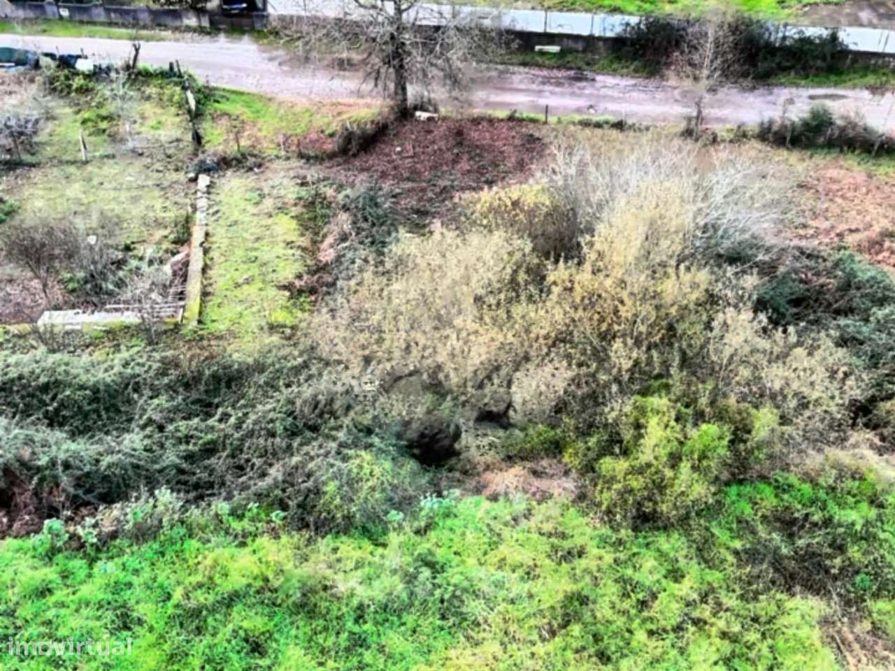 Vende-se terreno para construção em Lagos-3