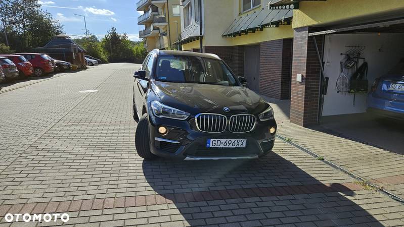 BMW X1 sDrive18i xLine - 11