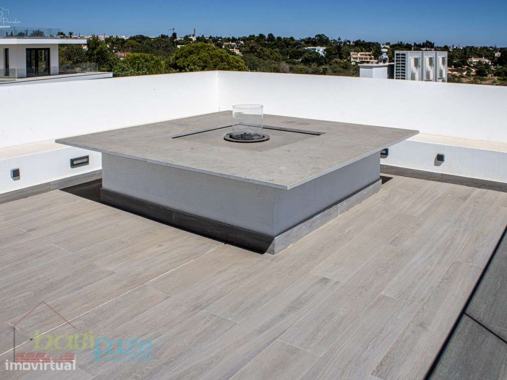 Vende-se Moradia de Luxo T5 com piscinas e Vista Mar-18