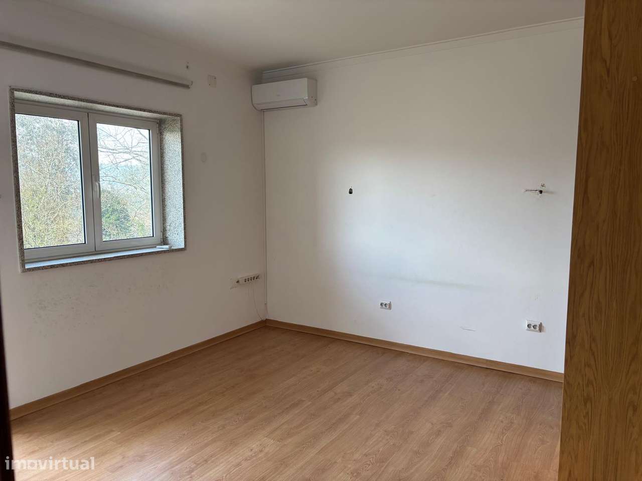 Moradia Geminada V4 Felgueiras - Oportunidade Imperdível! - Grande imagem: 4/19