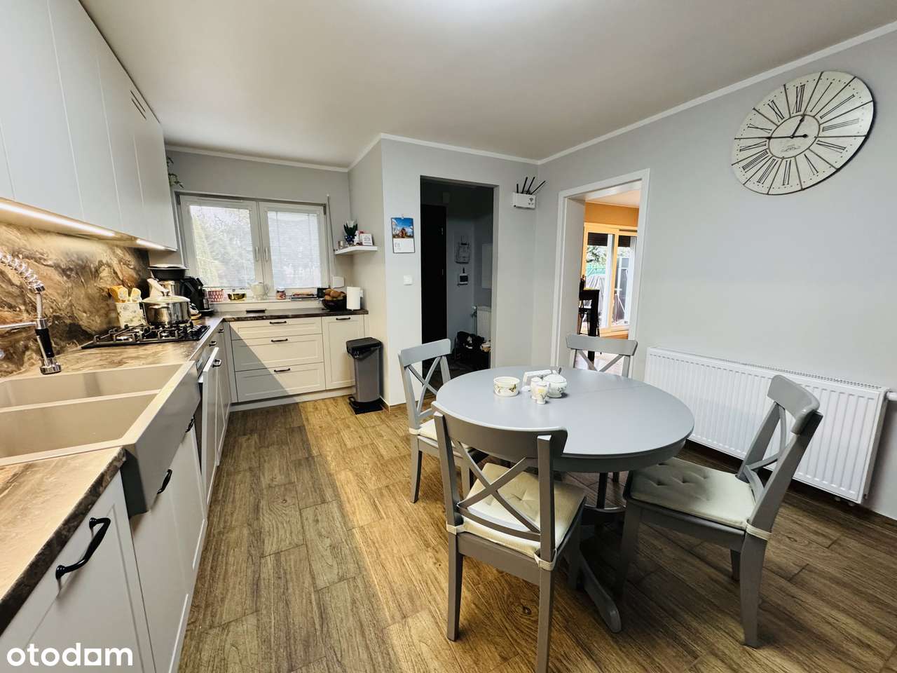 Dom z dużą liczbą pokoi – idealny dla rodziny lub pod inwestycję-1