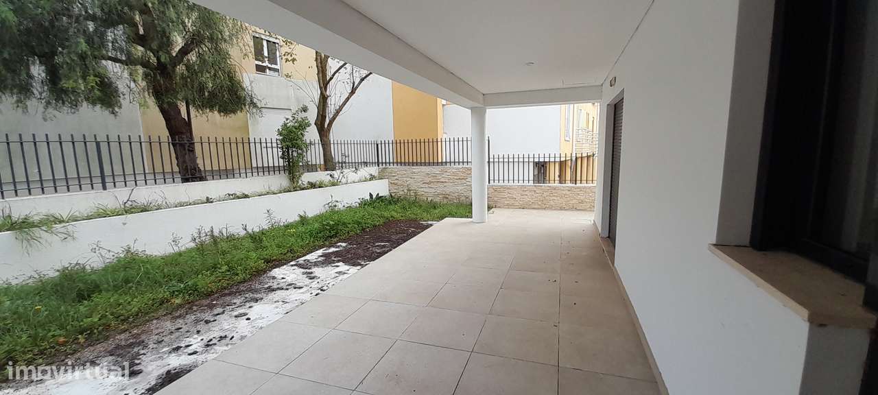 Viva perto do mar em Paço de Arcos: T3 novo com pátio e garagem-23