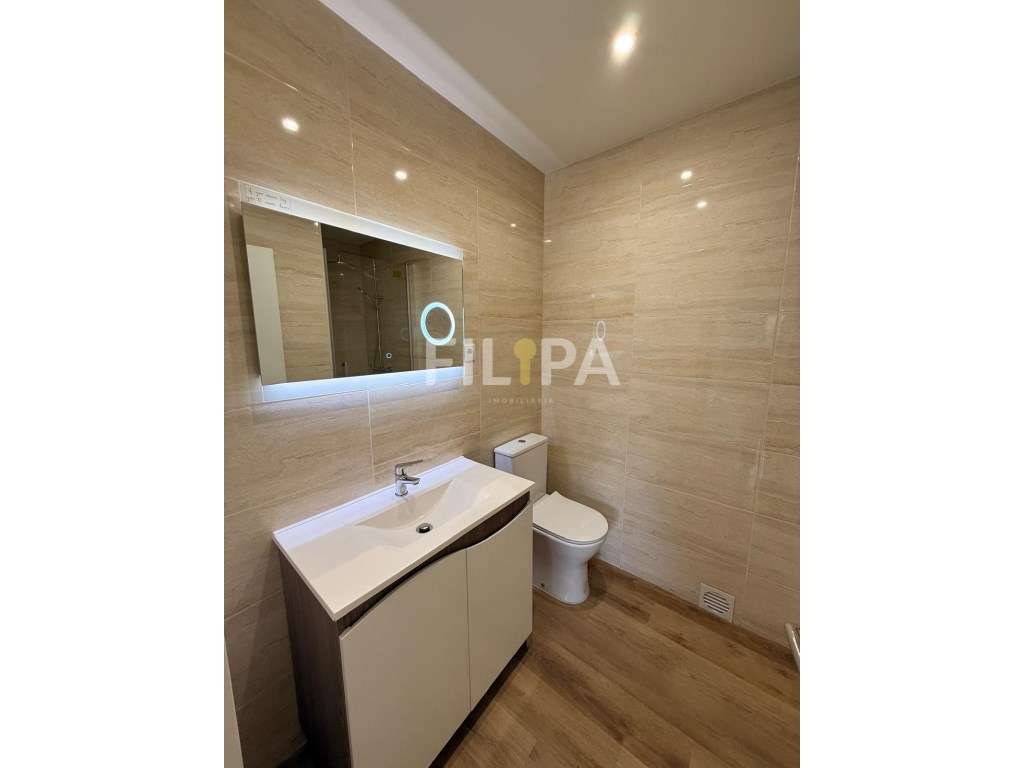 T1+1 Renovado com Terraço em Valongo-14