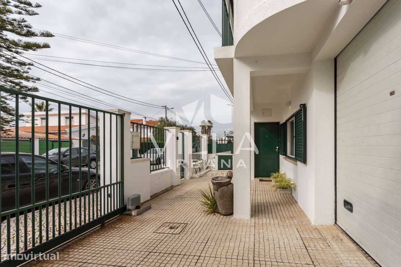 Moradia T3 +1 com Garagem localizada numa zona tranquila em Belverde-41