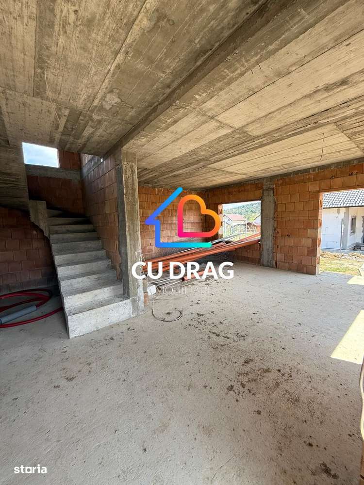 Casa de vanzare - Imagine principală: 4/19