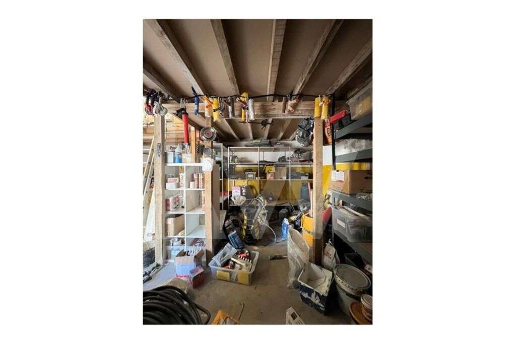 Garagem dupla, com janela e casa de banho - Grande imagem: 3/14