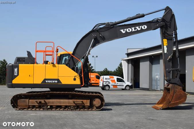 Volvo EC220EL - 10