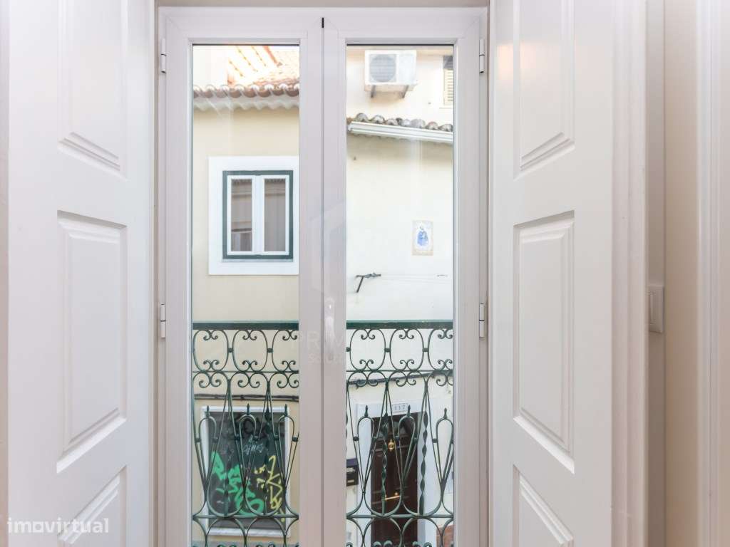 Predio no centro historico do seixal-22