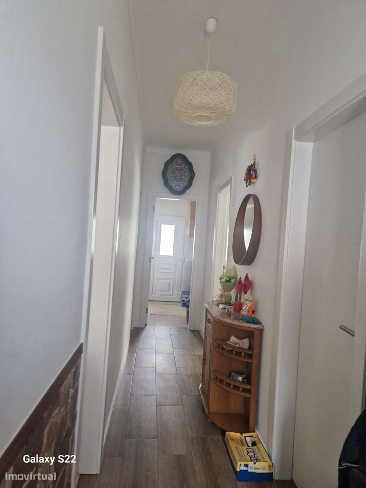 Moradia com 4 frações 2xT3 2 2x T2, terreno vista de rio e natureza-8