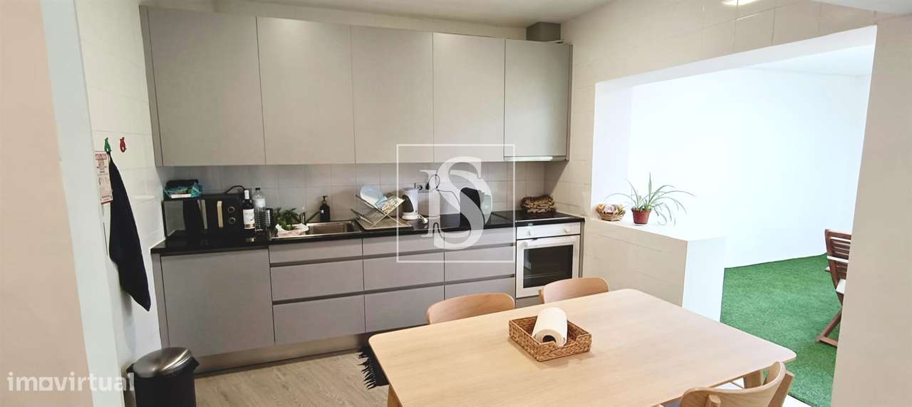 Andar Moradia, T2, Totalmente Renovado, junto à Praia (Lavra)-31